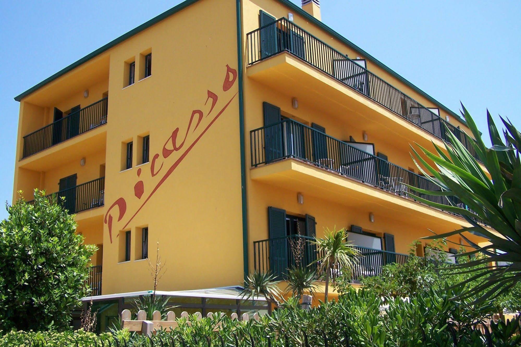 Hotel Picasso Torroella de Montgrí Exterior foto